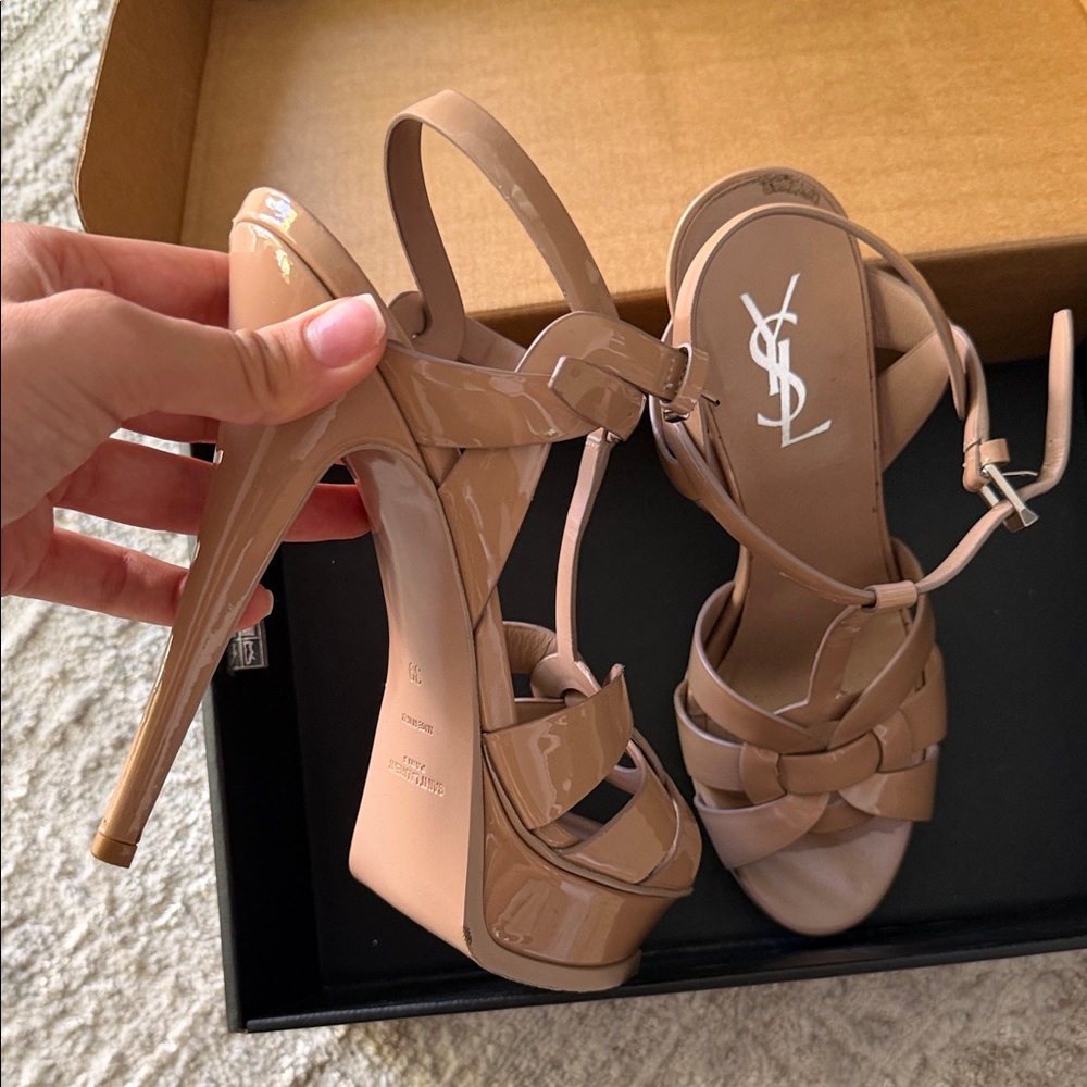 Yves Saint Laurent Nude Tribute heels - Picture 2 of 4